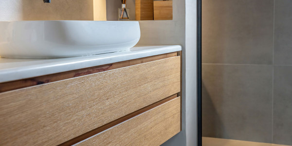 Reforma de Baños El Valle de Altomira · Instalación de Muebles y Accesorios de Baño
